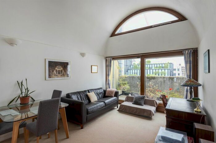 1 Bedroom Flat To Rent In Andrewes House, Barbican, London, EC2Y