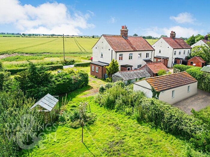 3 Bedroom Semi-Detached House For Sale In Halvergate Road, Reedham, Norwich, NR13