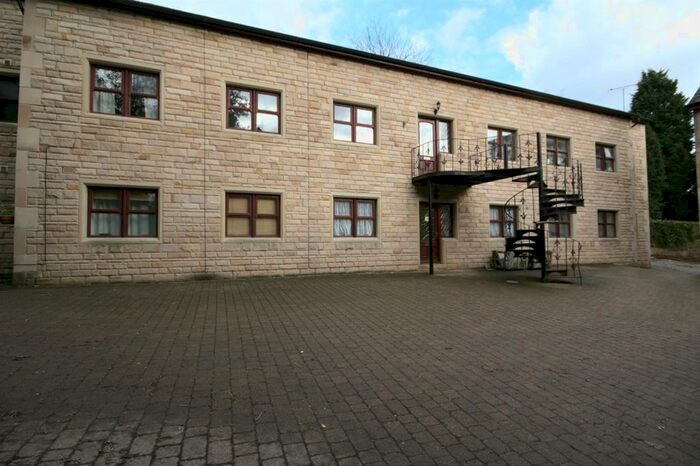 2 Bedroom Apartment To Rent In Woodleigh Hall Mews, Rawdon, Leeds, LS19