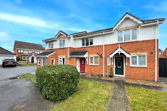 2 Bedroom Terraced House For Sale In Derry Close, Ash Vale, Surrey, GU12