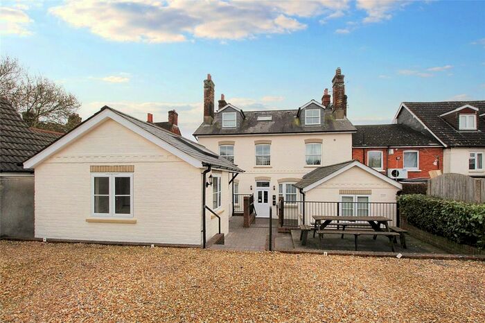 1 Bedroom Flat To Rent In Normandy Street, Alton, Hampshire, GU34