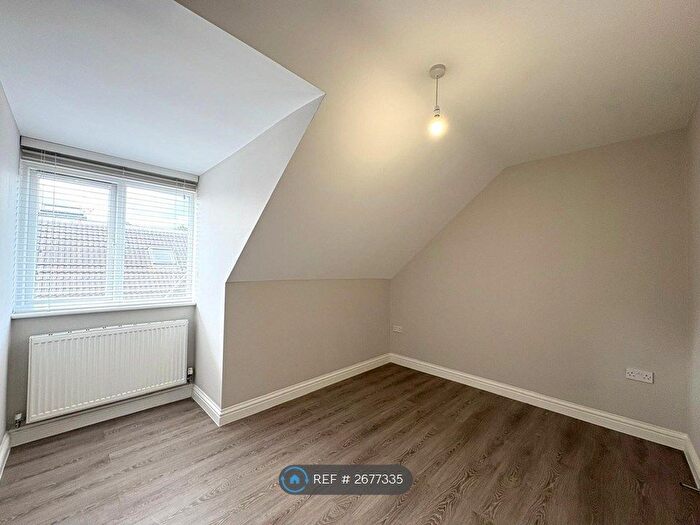 2 Bedroom Flat To Rent In Maxwell Court, Bournemouth, BH11