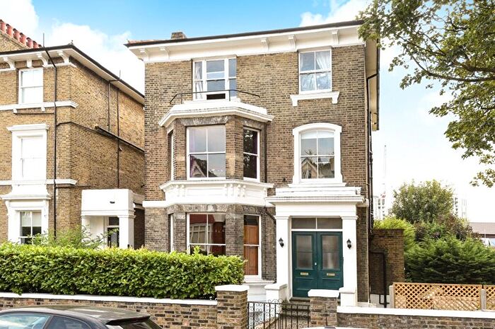 2 Bedroom Apartment For Sale In Eliot Park, London, SE13