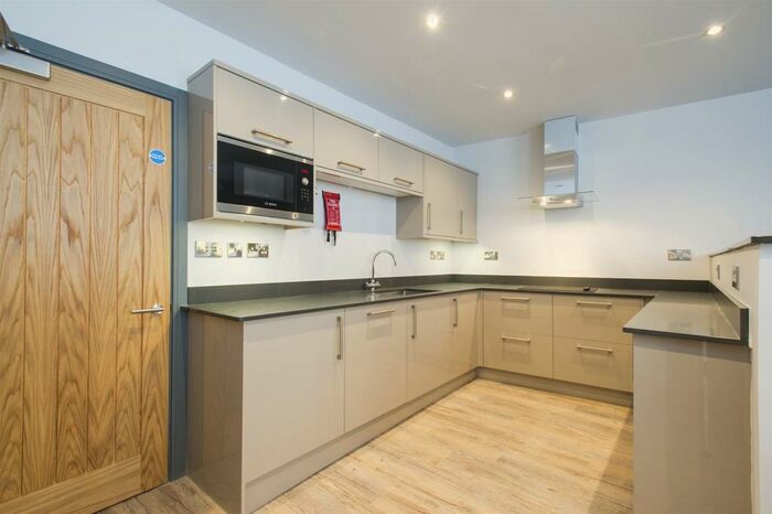 6 Bedroom Apartment To Rent In Stanford Street, Nottingham, NG1