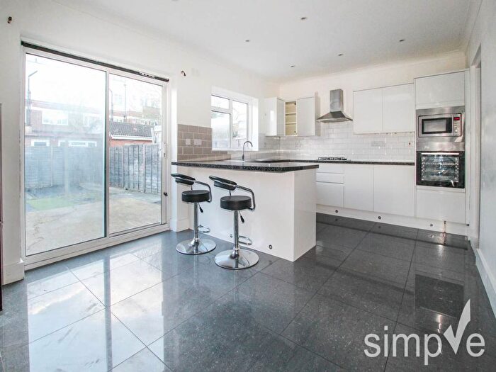 4 Bedroom Property To Rent In Carlyle Avenue, Southall, Middlesex, UB1