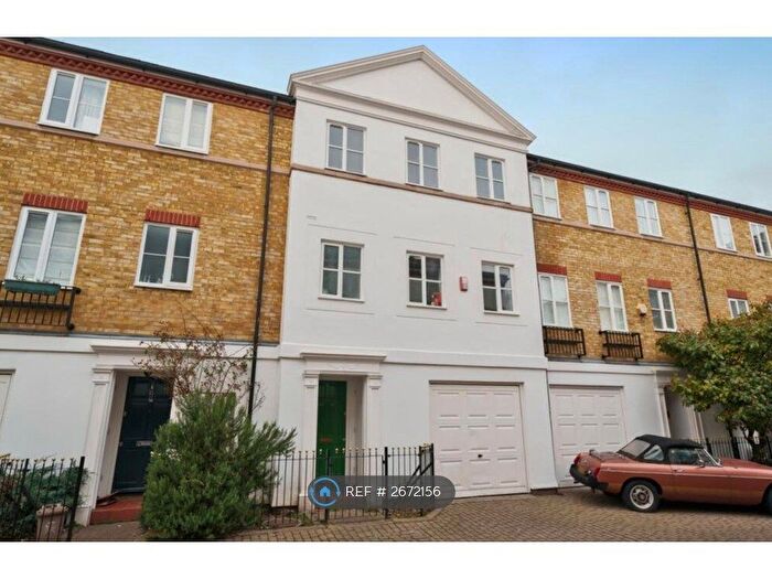 3 Bedroom Terraced House To Rent In Vestry Mews, London, SE5