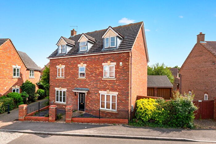 5 Bedroom Detached House For Sale In Hillbeck Grove, Middleton, Milton Keynes, MK10