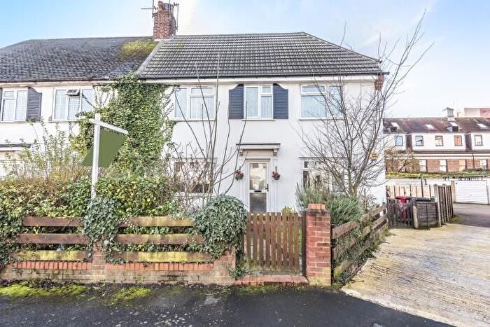 2 Bedroom Maisonette To Rent In Slough, Berkshire, SL1