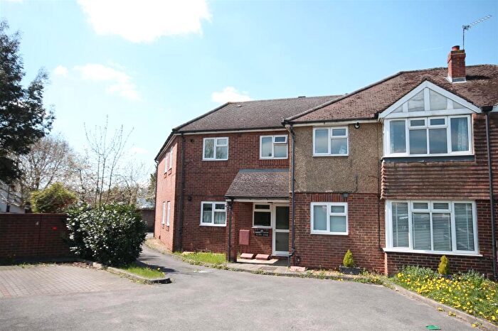 1 Bedroom Property To Rent In Leatherhead, KT22