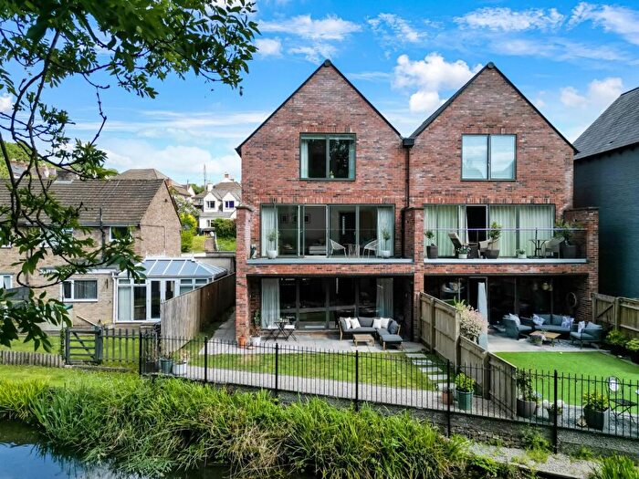 3 Bedroom Semi-Detached House For Sale In Toadsmoor Road, Brimscombe, Stroud, Gloucestershire, GL5