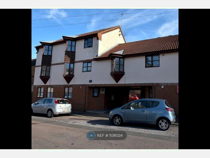 2 Bedroom Maisonette To Rent In Rosemary Court, Rochester, ME1