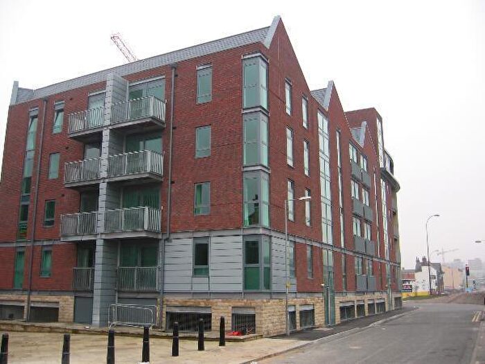 2 Bedroom Flat To Rent In Cornish Square, Penistone Road, Sheffield, S6