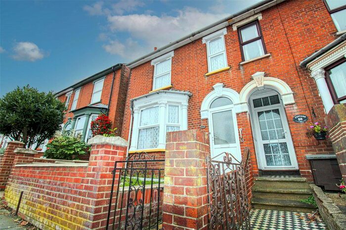 3 Bedroom Semi-Detached House To Rent In Grove Lane, Ipswich IP4