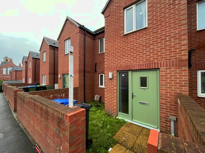 3 Bedroom Property To Rent In Crocketts Lane, Smethwick, B66