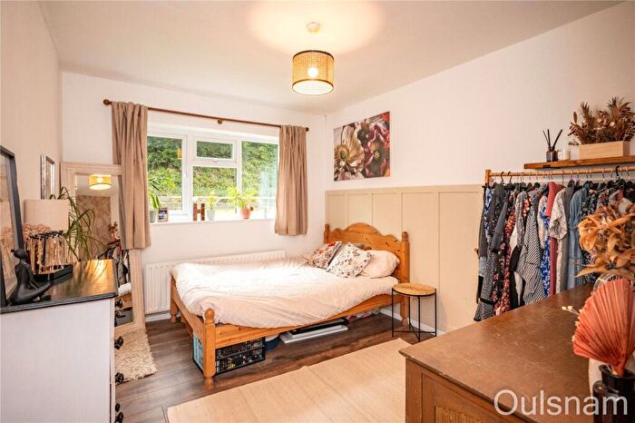 2 Bedroom Apartment For Sale In Stourbridge Road, Catshill, Bromsgrove, Worcestershire, B61