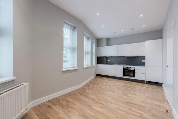 1 Bedroom Flat To Rent In Baker Street, Enfield, EN1