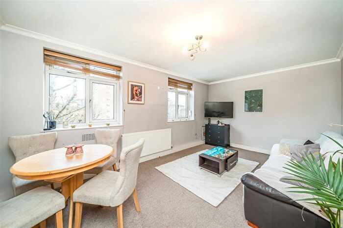 3 Bedroom Flat For Sale In Hartington Road, South Lambeth, SW8