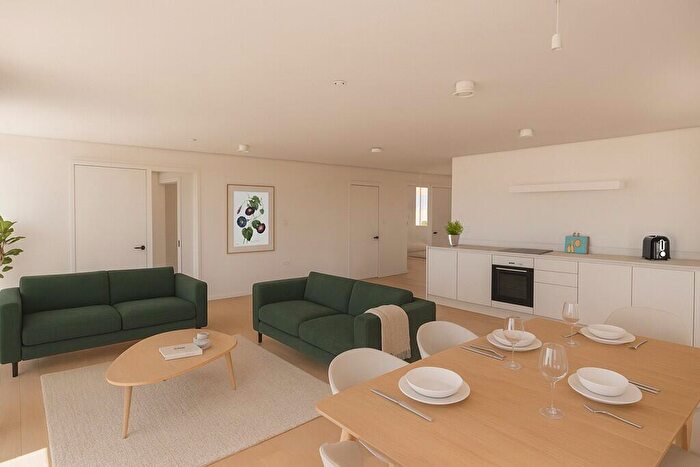 2 Bedroom Apartment For Sale In Orchard Lofts, Spring Walk, LS10