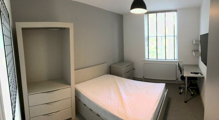 6 Bedroom House To Rent In Rectory Place, Loughborough, LE11