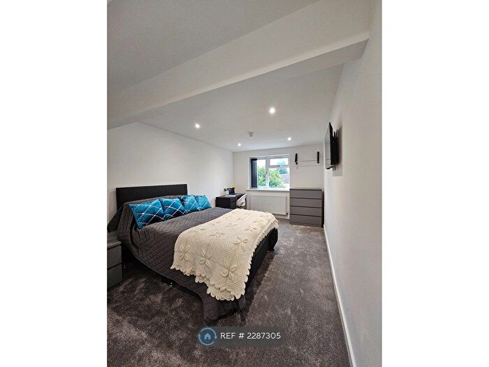 7 Bedroom Semi-Detached House To Rent In Charter Avenue, Coventry, CV4