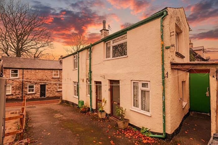 3 Bedroom End Of Terrace House For Sale In Jamieson Place, Kendal, LA9