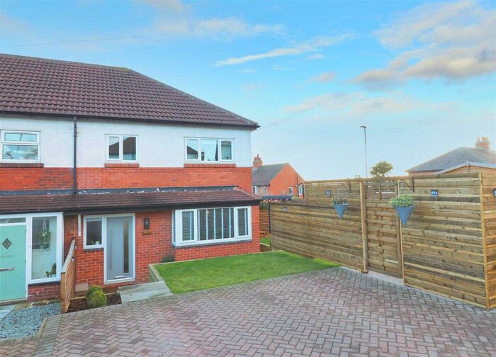 3 Bedroom Property To Rent In Hall Lane, Horsforth, Leeds LS18