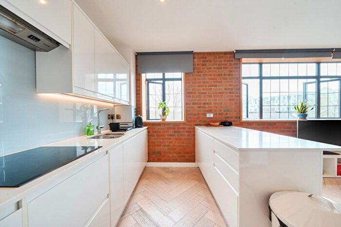 2 Bedroom Flat For Sale In St. James's Road, London, SE1