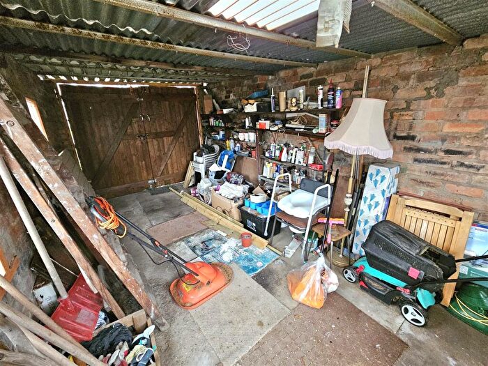 3 Bedroom End Of Terrace House For Sale In Glencroft Road, Solihull, B92