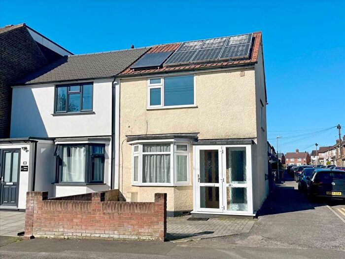 2 Bedroom Semi-Detached House For Sale In Walton Road, Bushey ., WD23