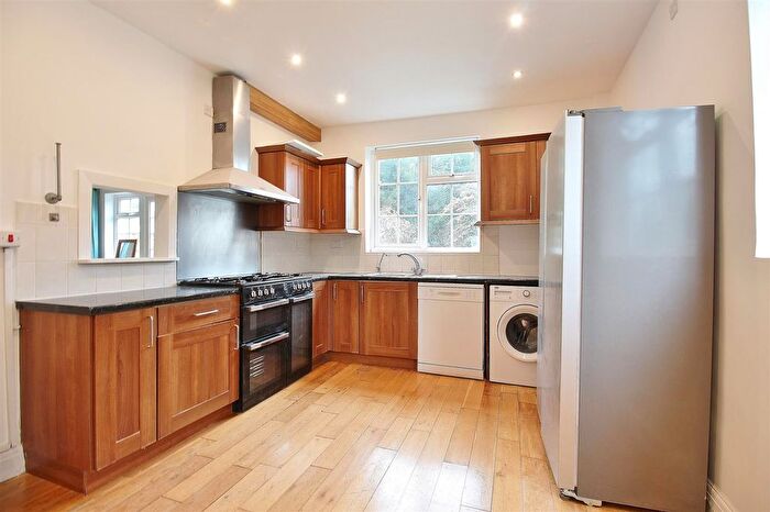 3 Bedroom Semi-Detached House To Rent In Jersey Road, Isleworth, TW7