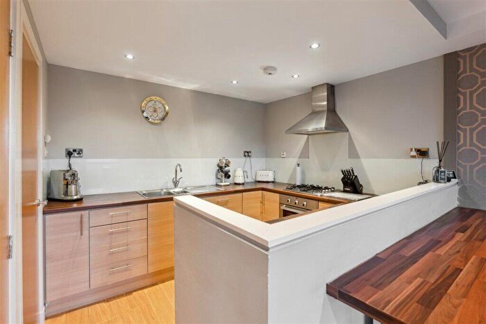 2 Bedroom Flat For Sale In /, Haggs Gate, Pollokshields, G41