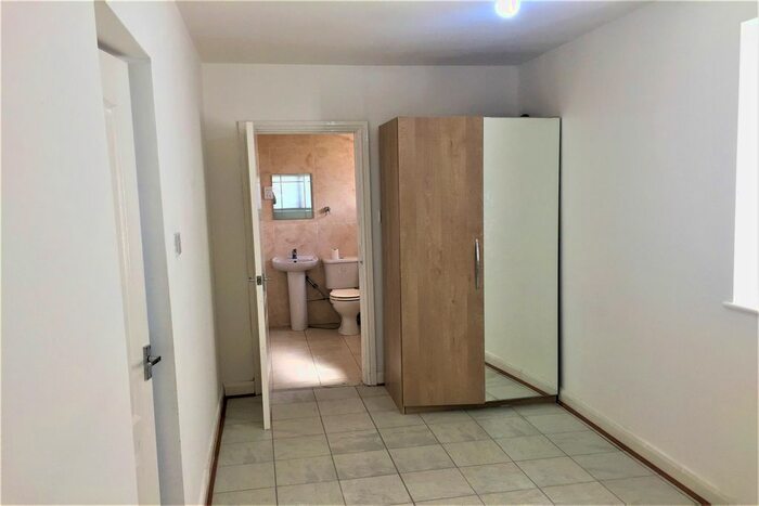 5 Bedroom Property To Rent In Crossway Road, Coventry, CV3