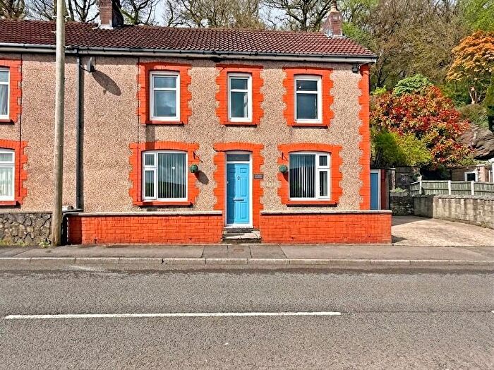 3 Bedroom Semi Detached House For Sale In Siop Y Coed, Tonteg, Pontypridd, Rhondda Cynon Taff., CF38