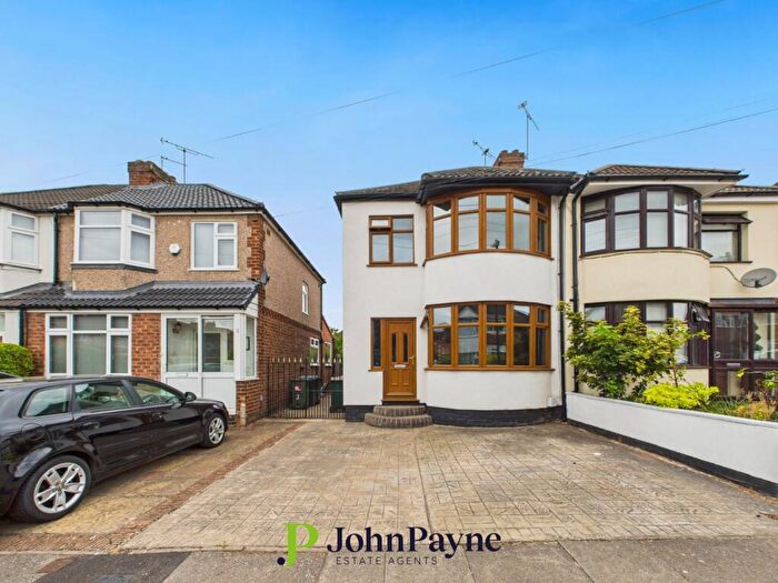 3 Bedroom Semi-Detached House For Sale In Silksby Street, Cheylesmore, Coventry, CV3