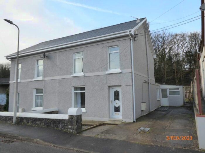 3 Bedroom Semi-Detached House To Rent In Llansteffan Road, Johnstown, Carmarthen, SA31