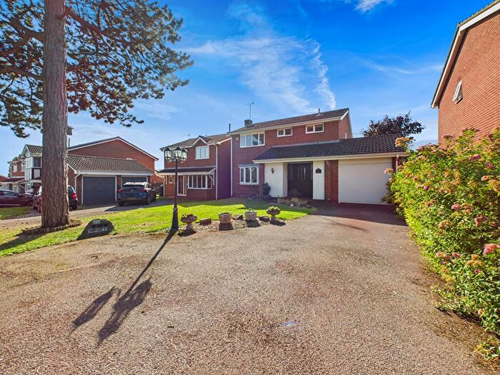 4 Bedroom Detached House For Sale In Morley Road, Oakwood, DE21