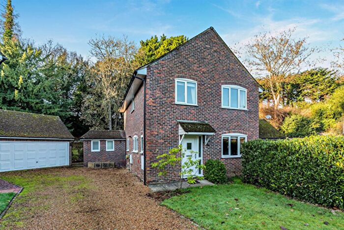 4 Bedroom Detached House For Sale In Greenwich Close, Maidstone, ME16