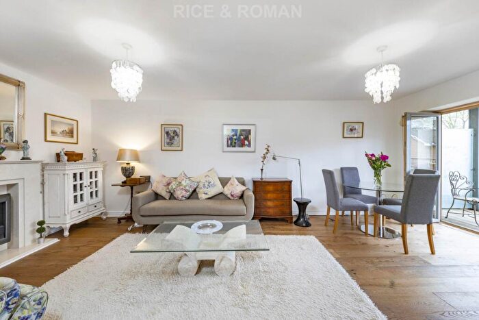 1 Bedroom Retirement Property For Sale In Austin Place, Weybridge, KT13