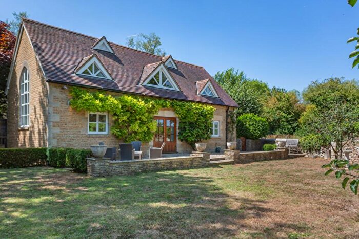 3 Bedroom Detached House To Rent In School Lane, Driffield, GL7