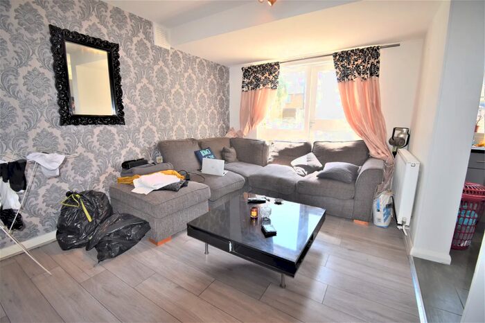 1 Bedroom Flat To Rent In Gff, Richmond Road, London, E8