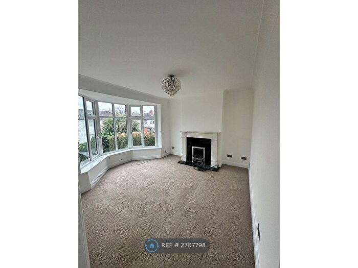 3 Bedroom Semi Detached House To Rent In Roundhay Grove, Leeds, LS8