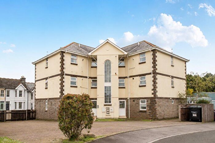 2 Bedroom House To Rent In Harris Close, Callington, PL17
