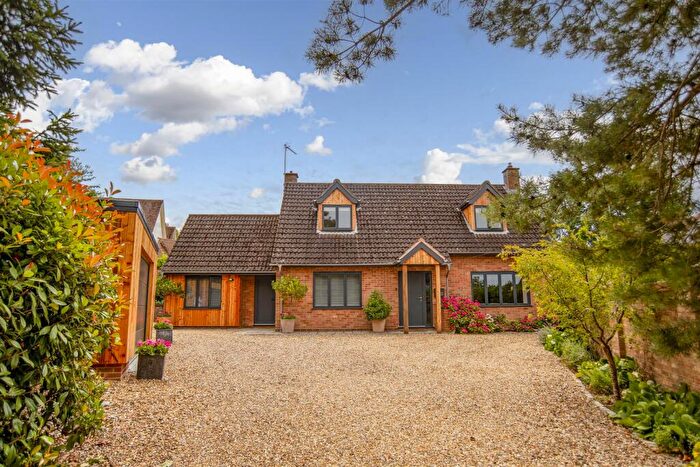 4 Bedroom Detached House For Sale In Hardwick Lane, Bury St. Edmunds, IP33