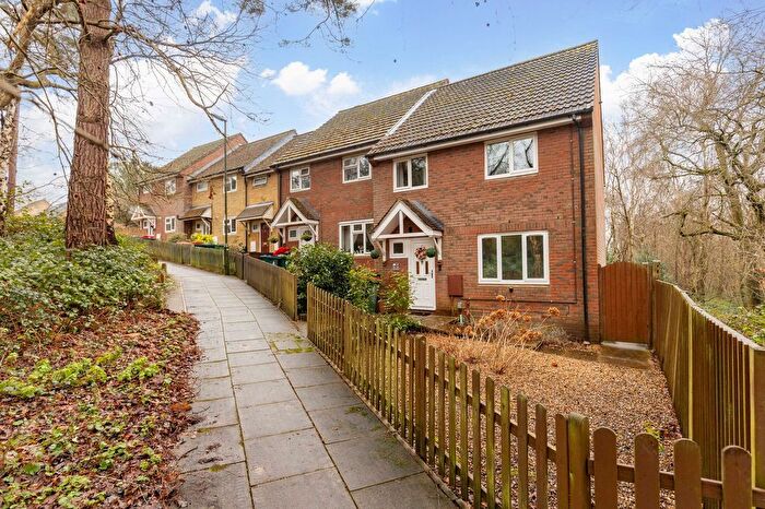 3 Bedroom End Terrace House For Sale In Morton Close, Crawley, RH11