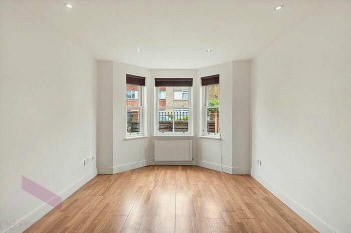 2 Bedroom Flat To Rent In Flat, Hartfield Road, London, SW19