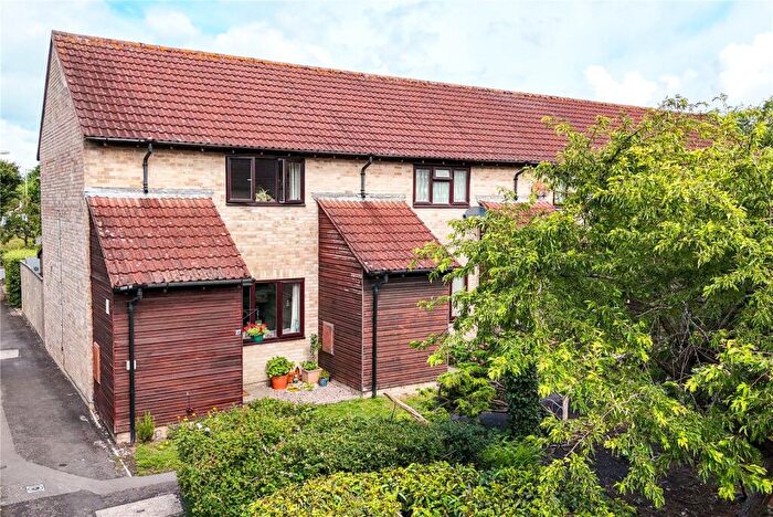 2 Bedroom End Of Terrace House For Sale In Eastlands, New Milton, Hampshire, BH25