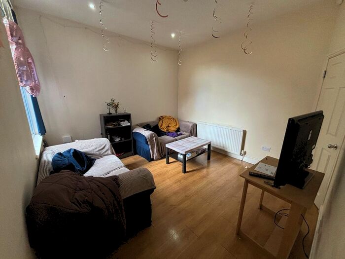 4 Bedroom Terraced House To Rent In Ladybarn Lane, Manchester, M14