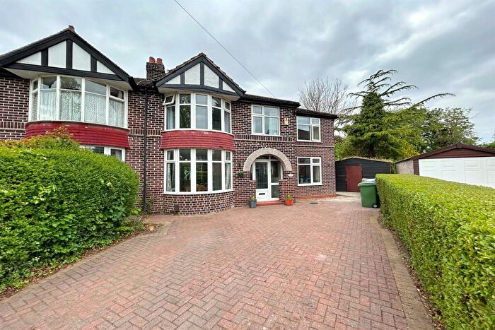 4 Bedroom Semi-Detached House For Sale In Elton Road, Sale, M33