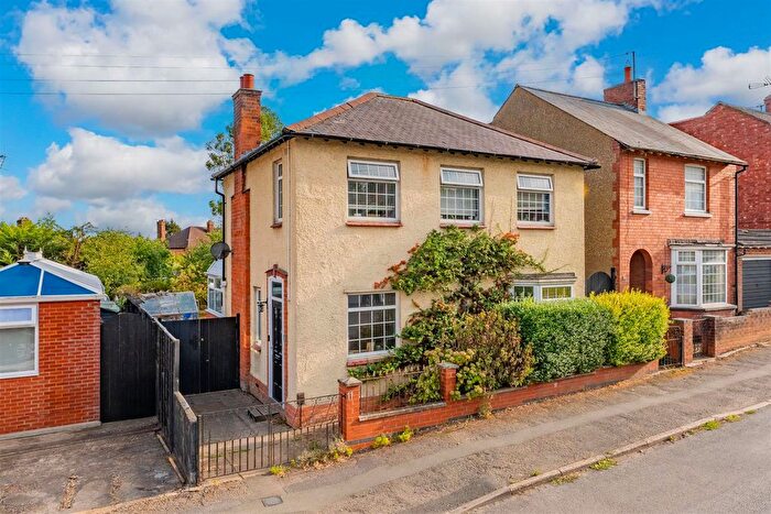 4 Bedroom Detached House For Sale In - St. Michaels Road, Kettering, NN15
