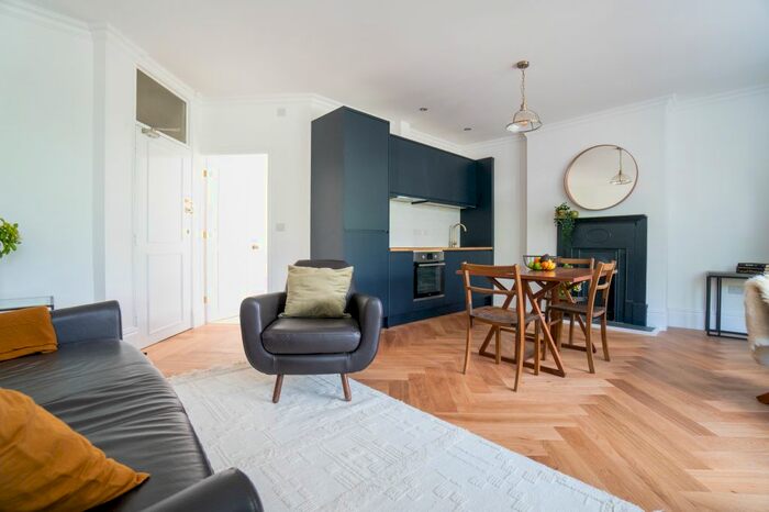 1 Bedroom Flat To Rent In Victoria Park Road, Clarendon Park, Leicester, LE2